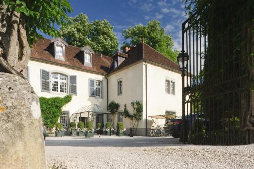 Port-Lesney Hotel | Chateau De Germigney