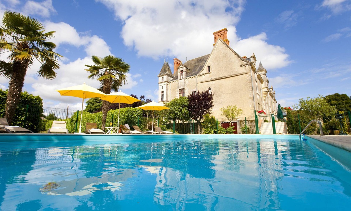 Challans Hotel | Chateau de la Verie
