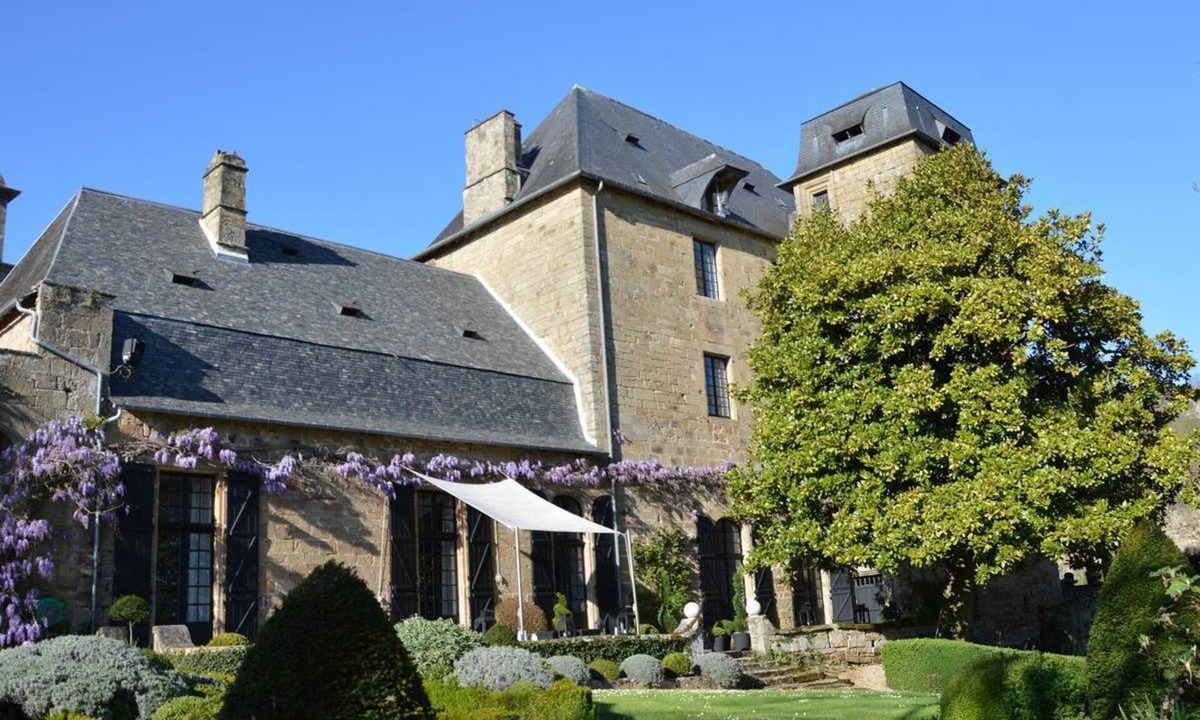 Lissac-sur-Couze Bed & Breakfast | Chateau de Lissac