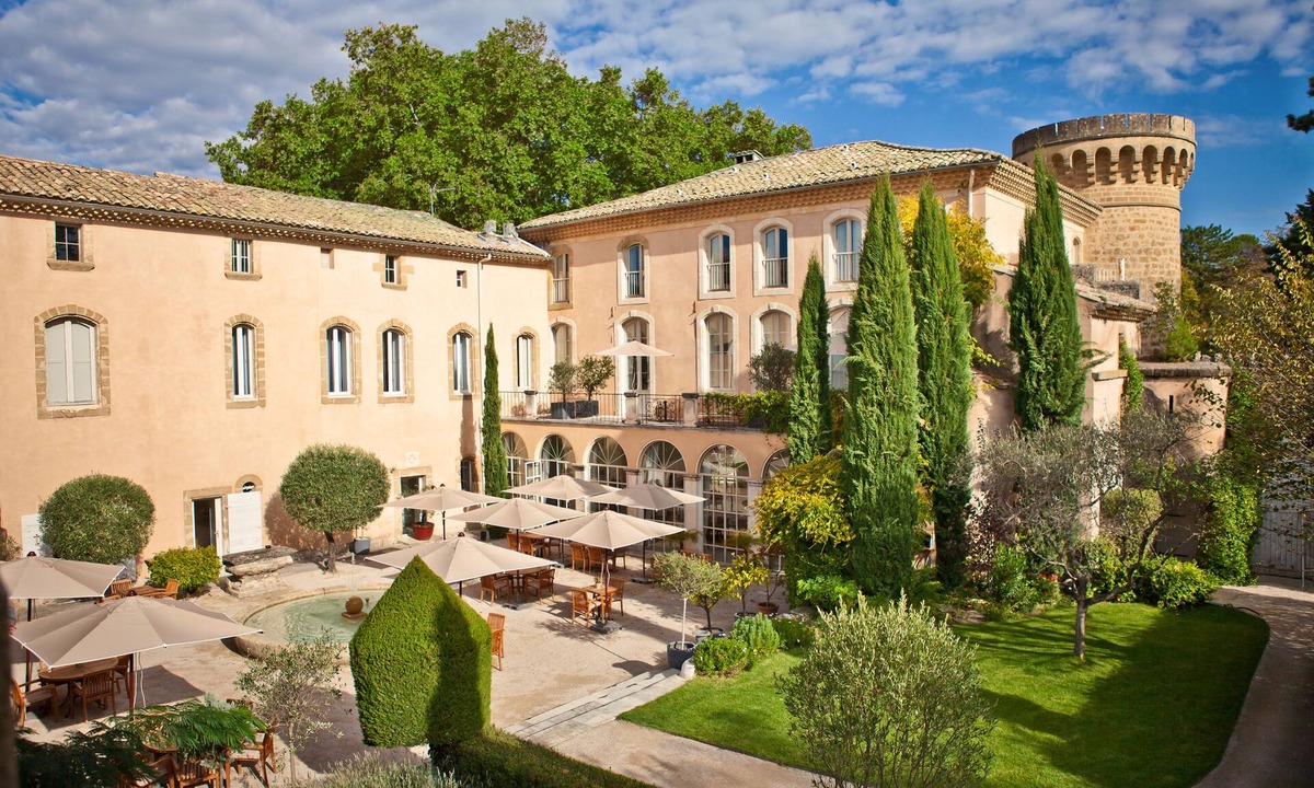 Uchaux Hotel | Chateau De Massillan