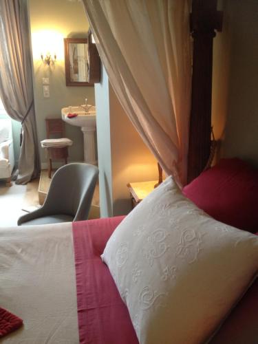 Magnac-sur-Touvre House | Chateau de Maumont