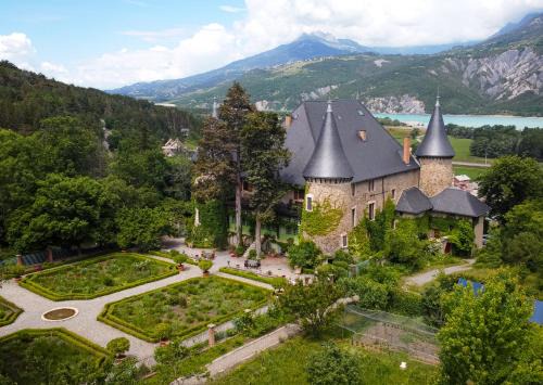 Les Sagnieres Hotel | Chateau De Picomtal