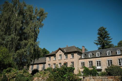 Juvigny-sous-Andaine House | Chateau de Vaudezert And The Gate House