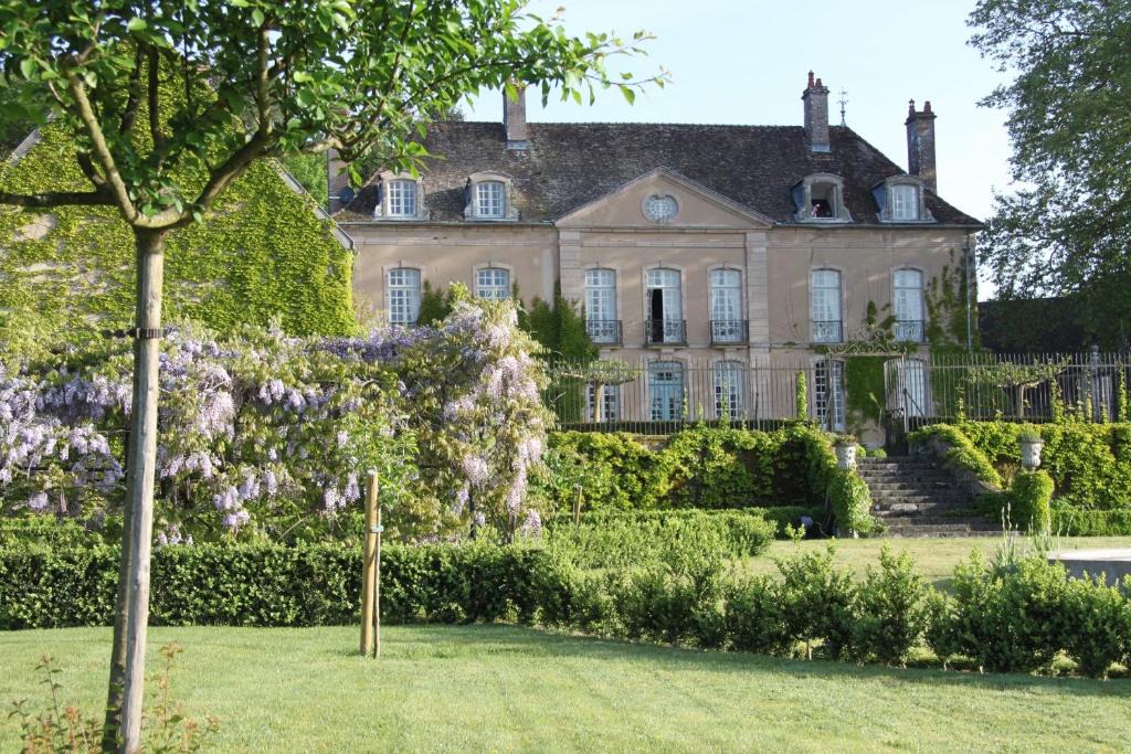 Poil Bed & Breakfast | Chateau de Villette