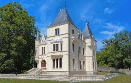 Chaptuzat Villa | Chateau des Berangers
