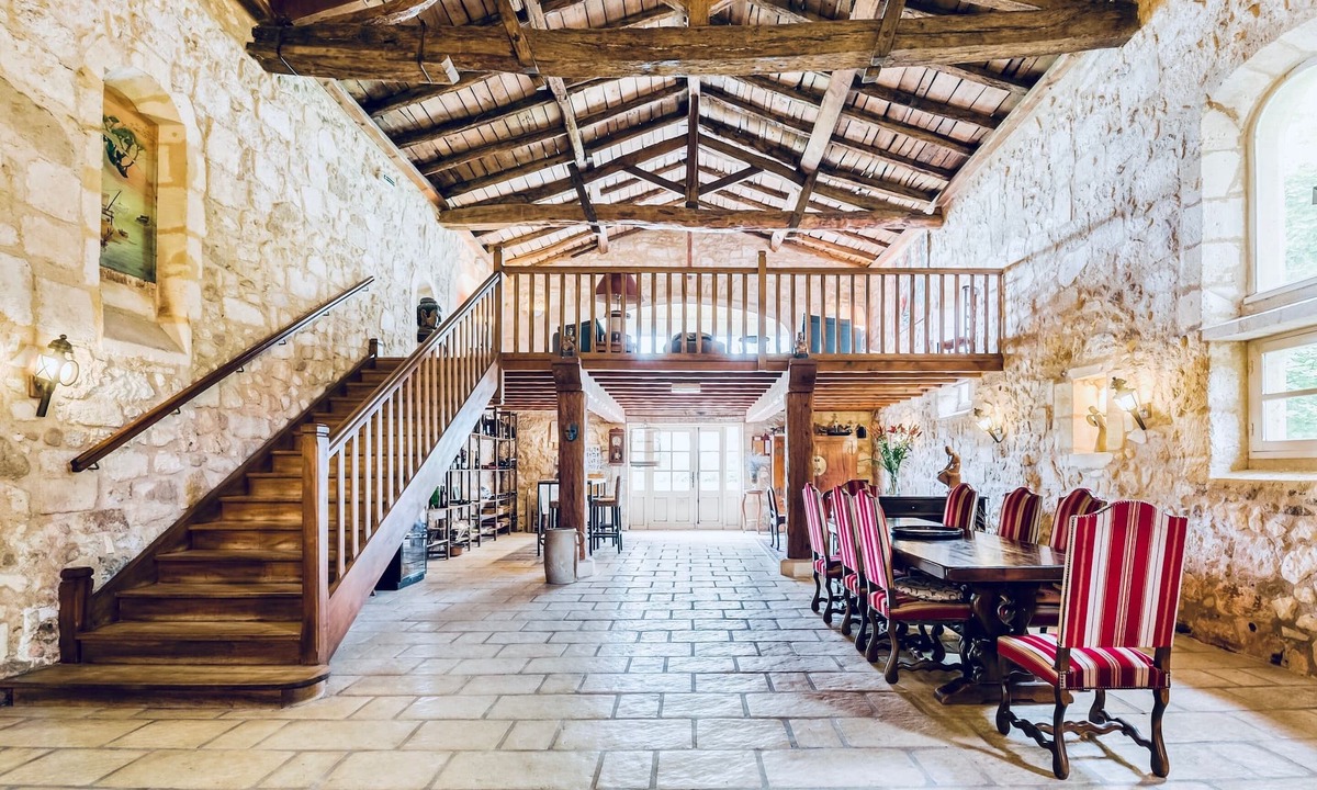 Lugon-et-l'ile-du-Carney Bed & Breakfast | Chateau de La Vieille Chapelle