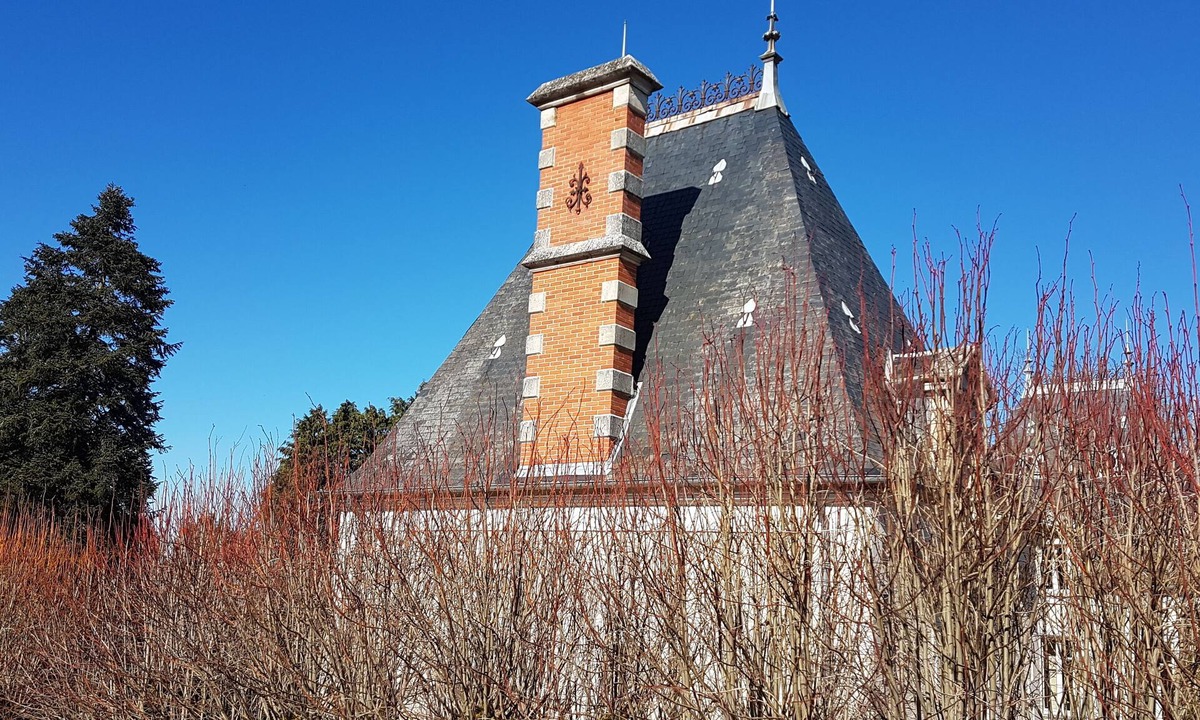 La Perche Cottage | Chateau Igny/COURTYARD gite