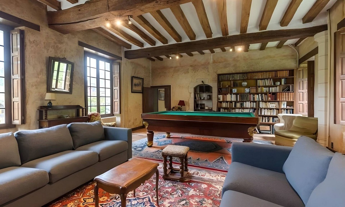 Villiers-au-Bouin Villa | Château in Touraine with Private Park