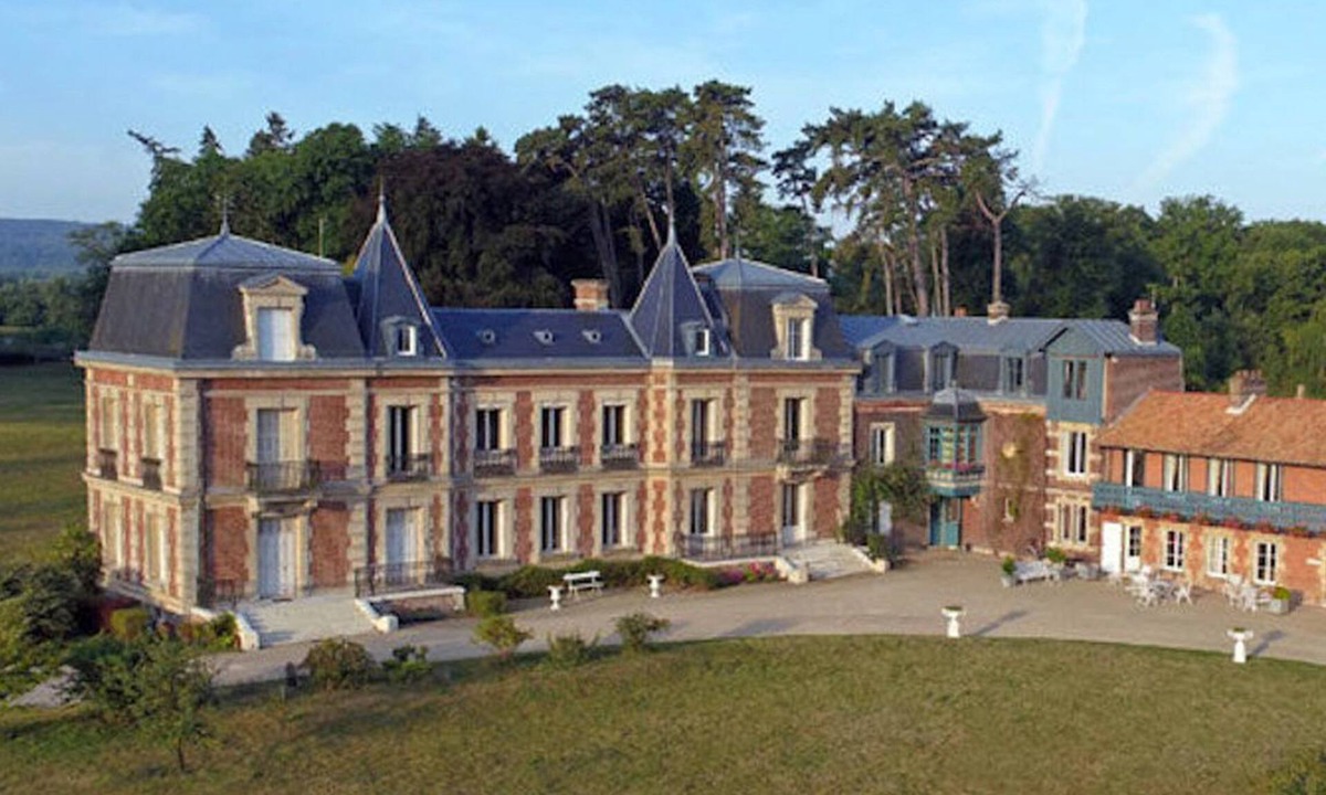 Chevrieres Bed & Breakfast | Chateau le Quesnoy