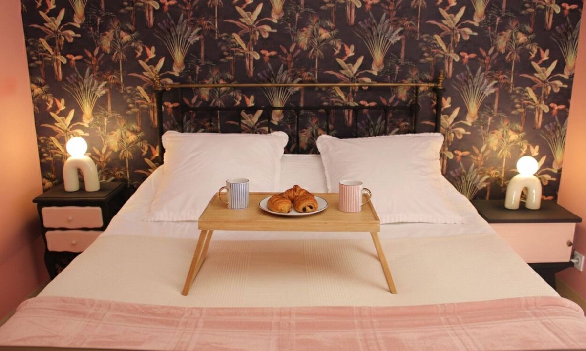 Saint-Yzans-de-Medoc Cottage | Château Loudenne - Ecottage in the park