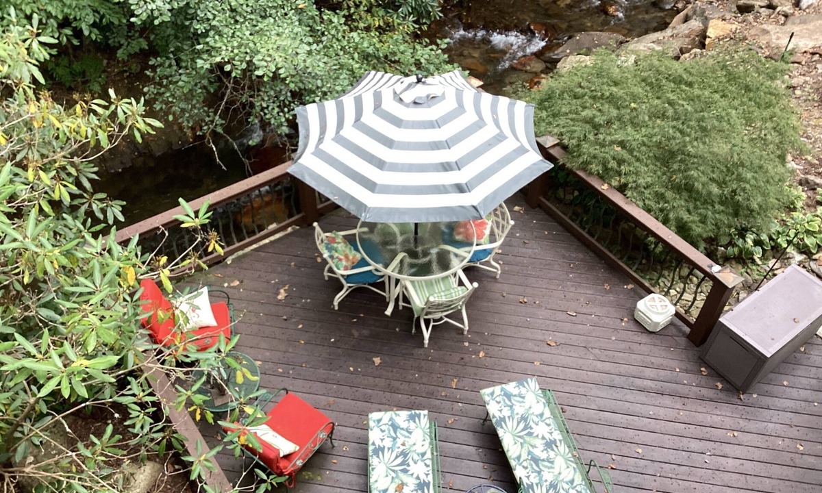 Hayesville Apartment | 'Chateau on Compass Creek' Quiet Hayesville Escape