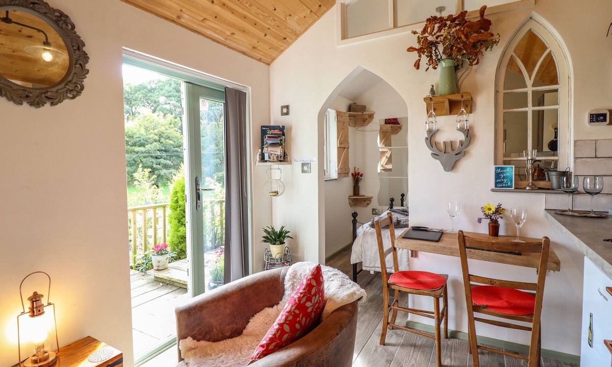 Caersws Cottage | Chateau Petit