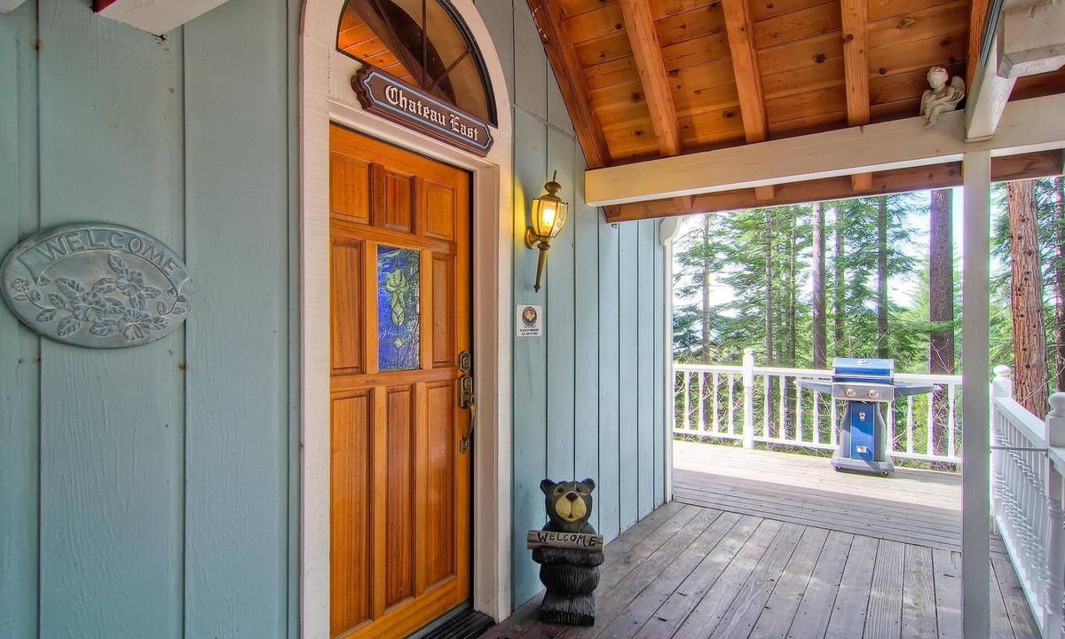 Yosemite West House | Chateau Royal East