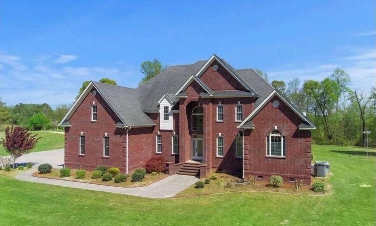 Richlands House | Chateau Rouge
