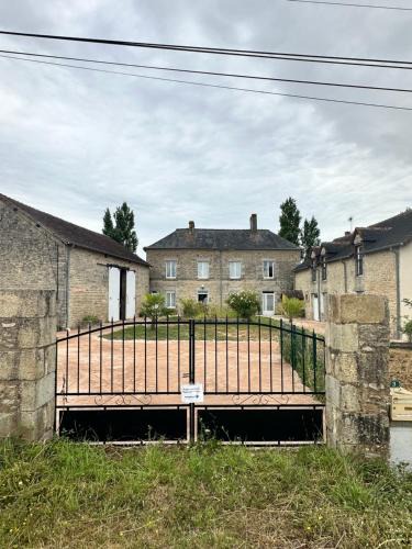 Intercommunalite d'Alencon Bed & Breakfast | Chateau Saintonge