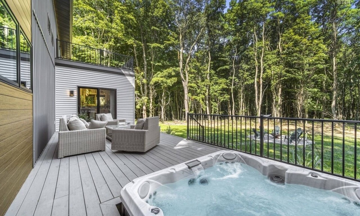 Fennville House | Chateau Soda at Pier Cove