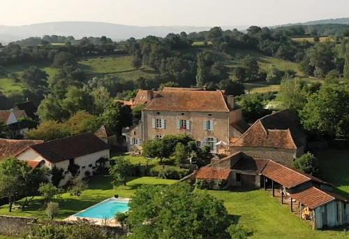 Saint-Ythaire House | Chatel de Bierre