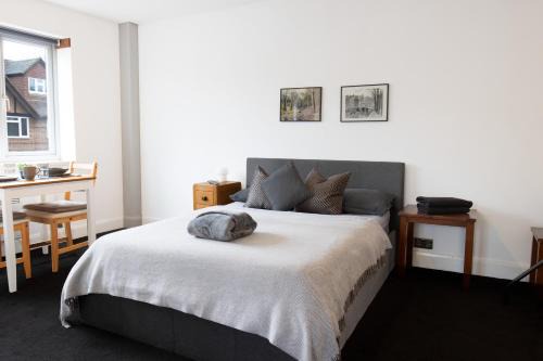Sutton Apartment | Cheam Village Self Contained Flat & studio