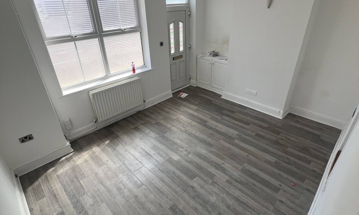 Grantham House | Cheap Grantham Town Centre Terrace House