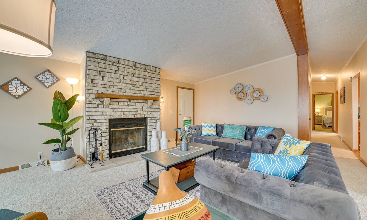 Cheboygan House | Cheboygan Getaway w/Fire Pit & Lake Access!