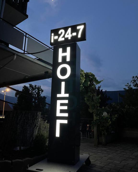 Ausserberg Hotel | Check-in 24-7 ohne Frühstück gratis Parkplatz