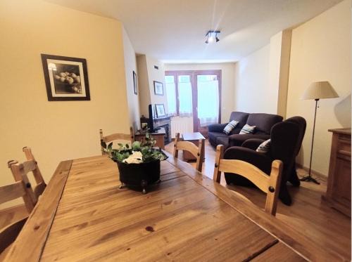 Linsoles Apartment | CHECK-IN CASAS La casa de Conques
