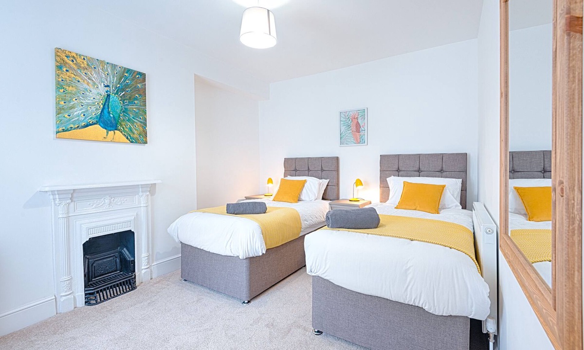 Cwmbrwla House | Check it out, Eatons house