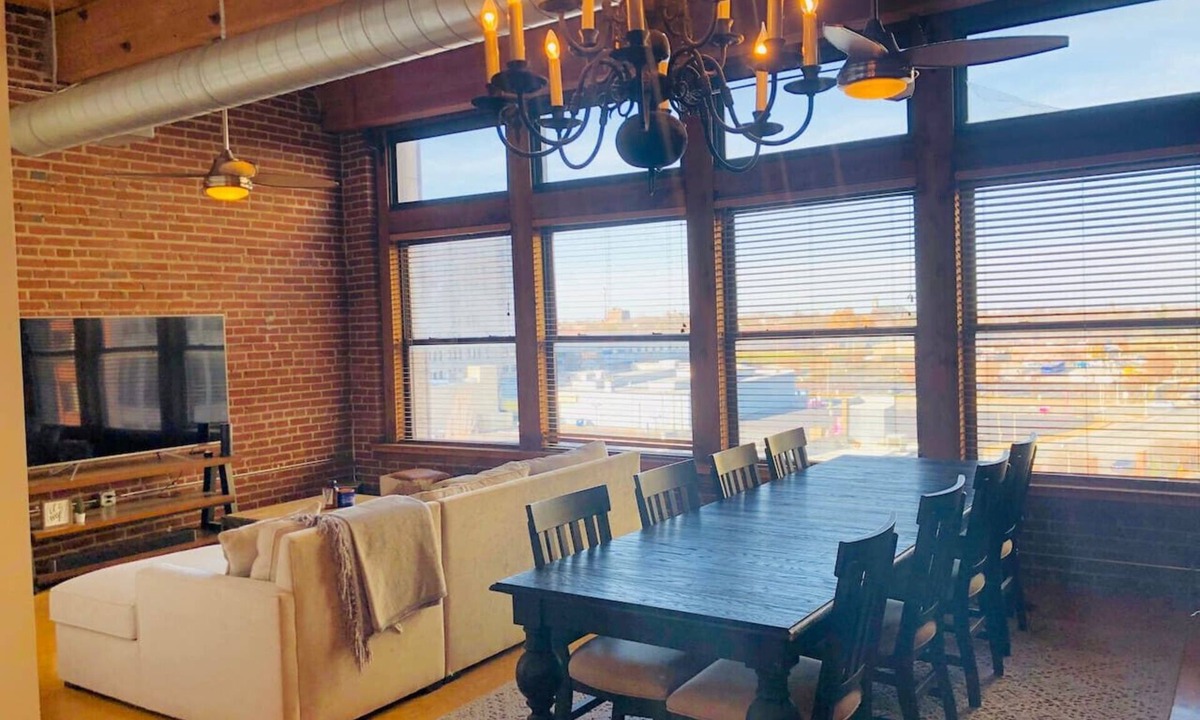 Downtown West Apartment | Checks All Boxes! Cozy 2 bed/2 bath St Louis Loft