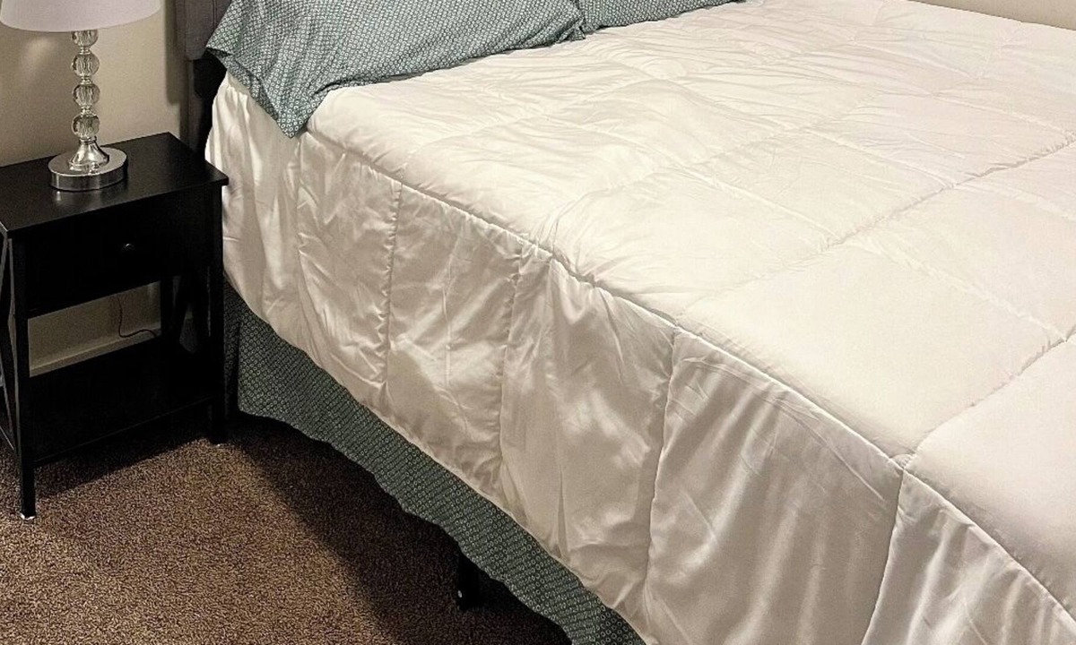 Lake Ronkonkoma House | Cheerful 2 bedroom house with free parking