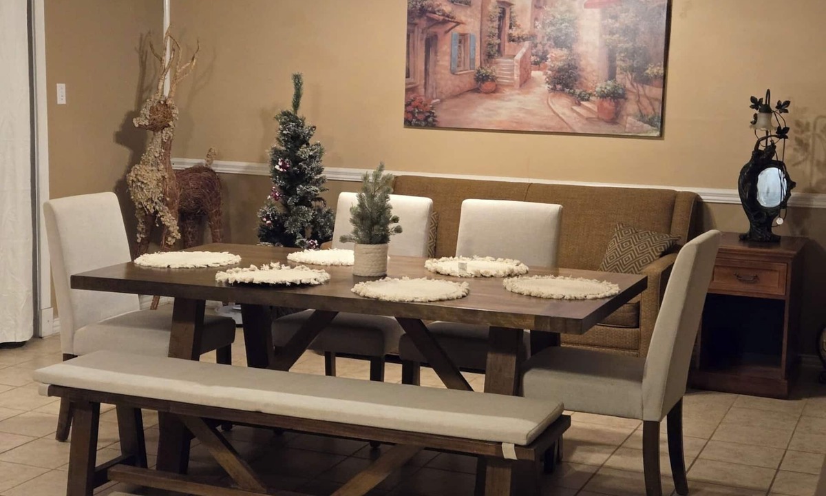 Bonanza House | Cheerful 3-bedroom home with WiFi and Driveway