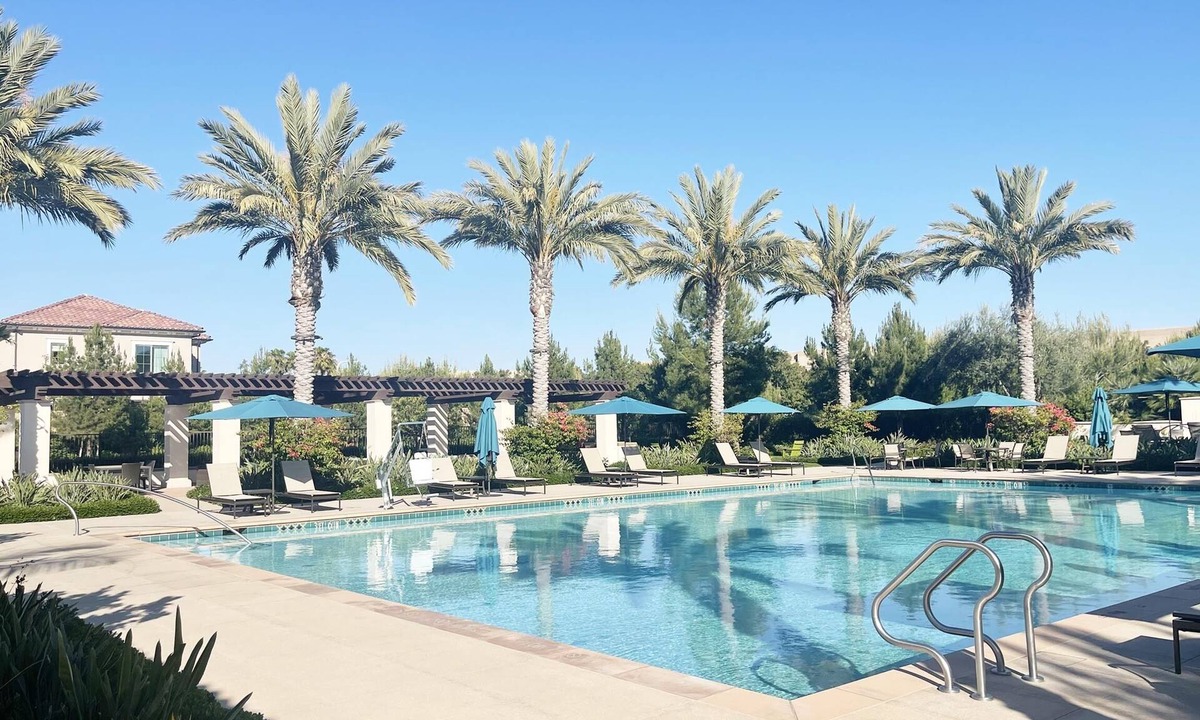 Irvine House | Cheerful 3b3b with swimming pool&BBQ