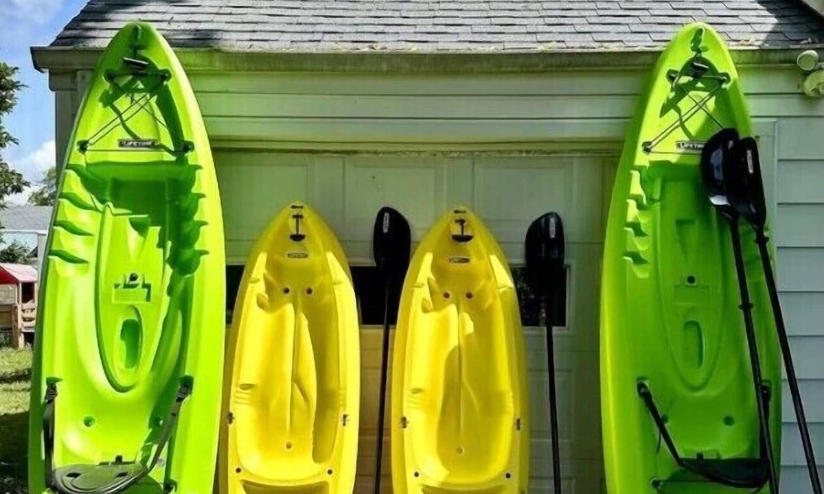 Waterford House | Cheerful 3bd Cape yards from beach/river access