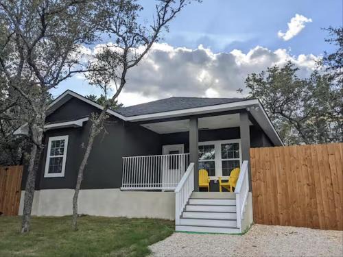 Canyon Lake House | Cheerful 3BR 2BA House Minutes from Canyon Lake