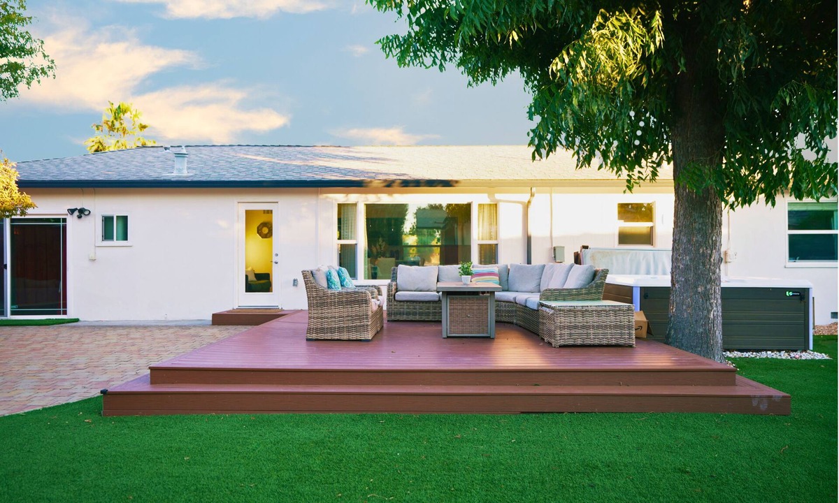 San Tomas House | Cheerful 3BR - Bar, Jacuzzi & Kids Treehouse