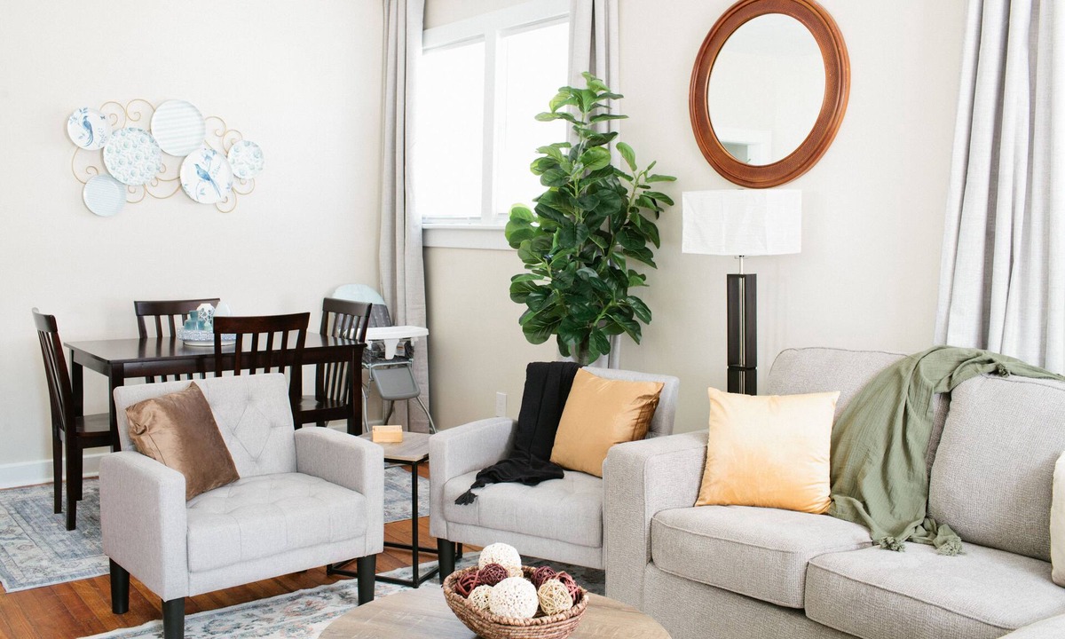 Montgomery House | Cheerful 3BR Retreat | Cozy & Convenient