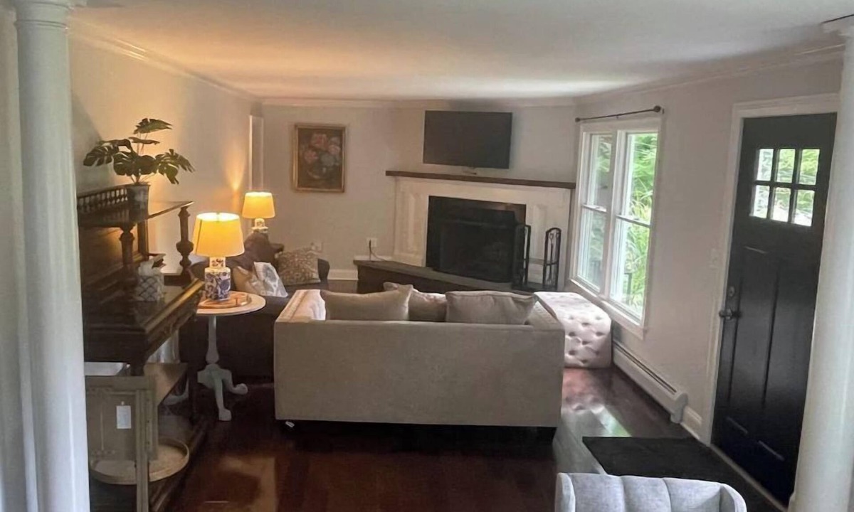 Stevenson House | Cheerful 4 bedroom home with all the updates