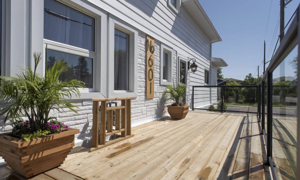 Thunder Bay House | Cheerful 5 Bedroom House