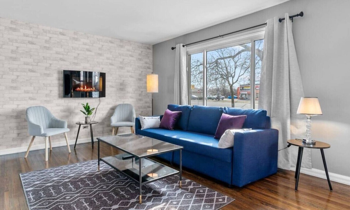 Bridgeview House | Cheerful Family Home 3 mins drive to UWindsor