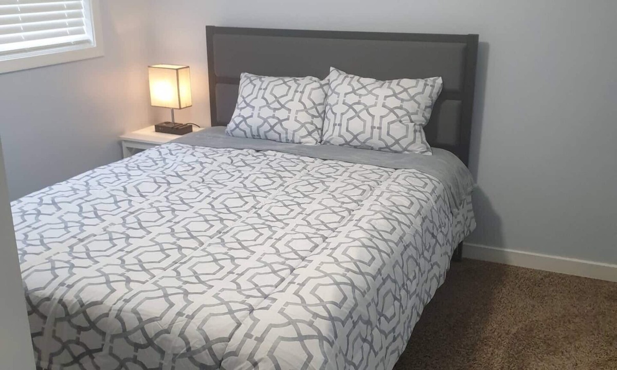 Grand Island House | Cheerful Furnished 1 Bedroom House with W/D