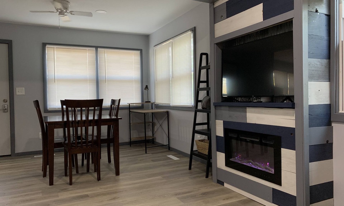 Norton House | Cheerful newly remodeled 1-bedroom with fireplace