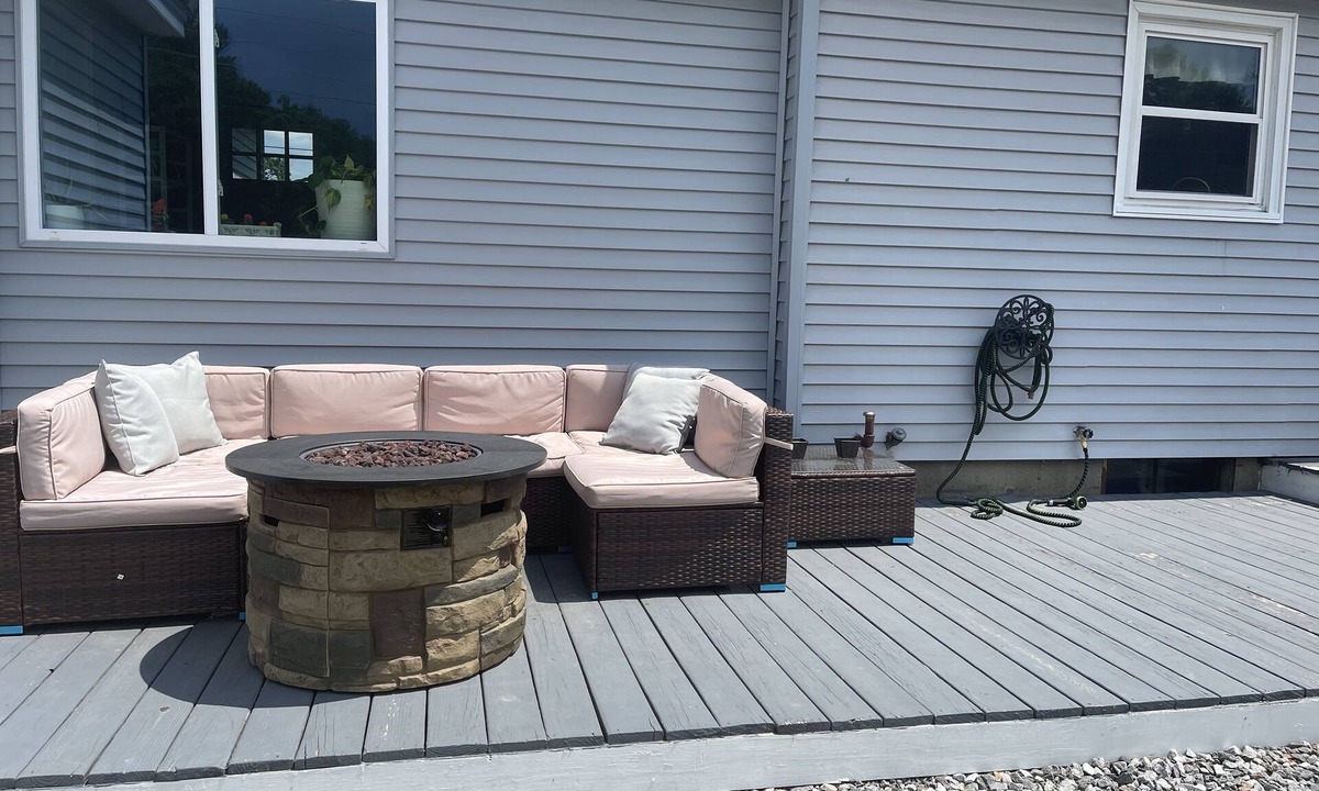 Litchfield House | Cheerful PET FRIENDLY Home