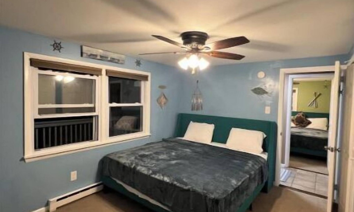 Downe House | Cheerful & Relaxing Beach House