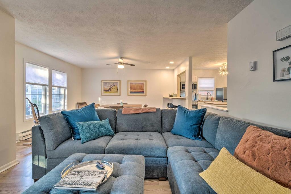 South Wedge Apartment | Cheerful Rochester Apartment Great Location!