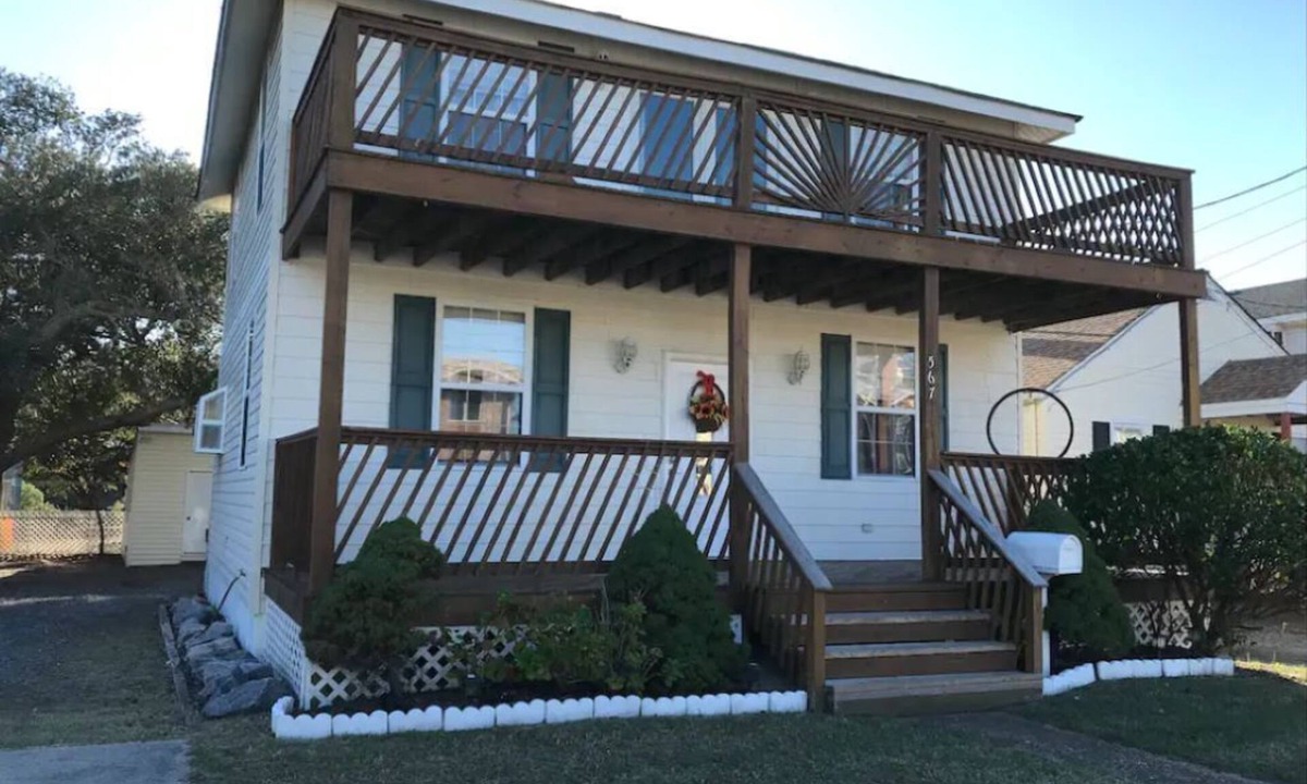 Willoughby Spit Cottage | Cheerful three bedroom cottage - easy beach access