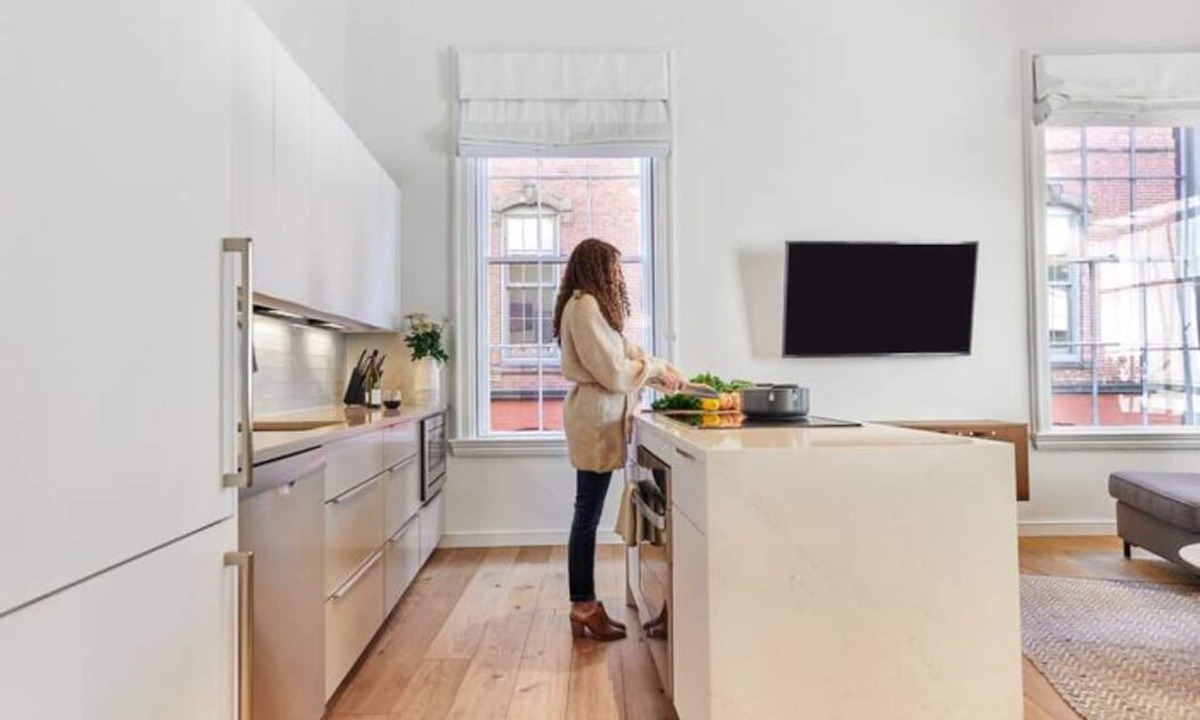 Downtown Portland Apartment | Chef's Dream Kitchen in Downtown 2 Bedroom Loft