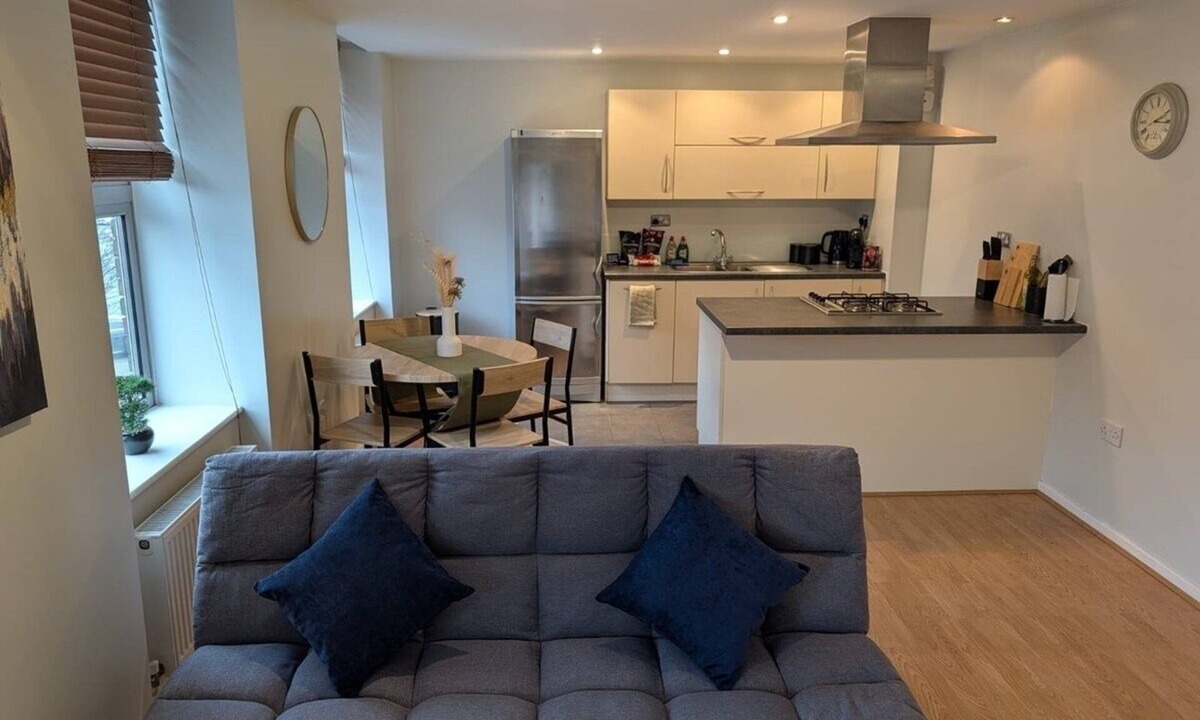 Great Baddow Apartment | Chelmsford Central Flat with Dedicated Parking