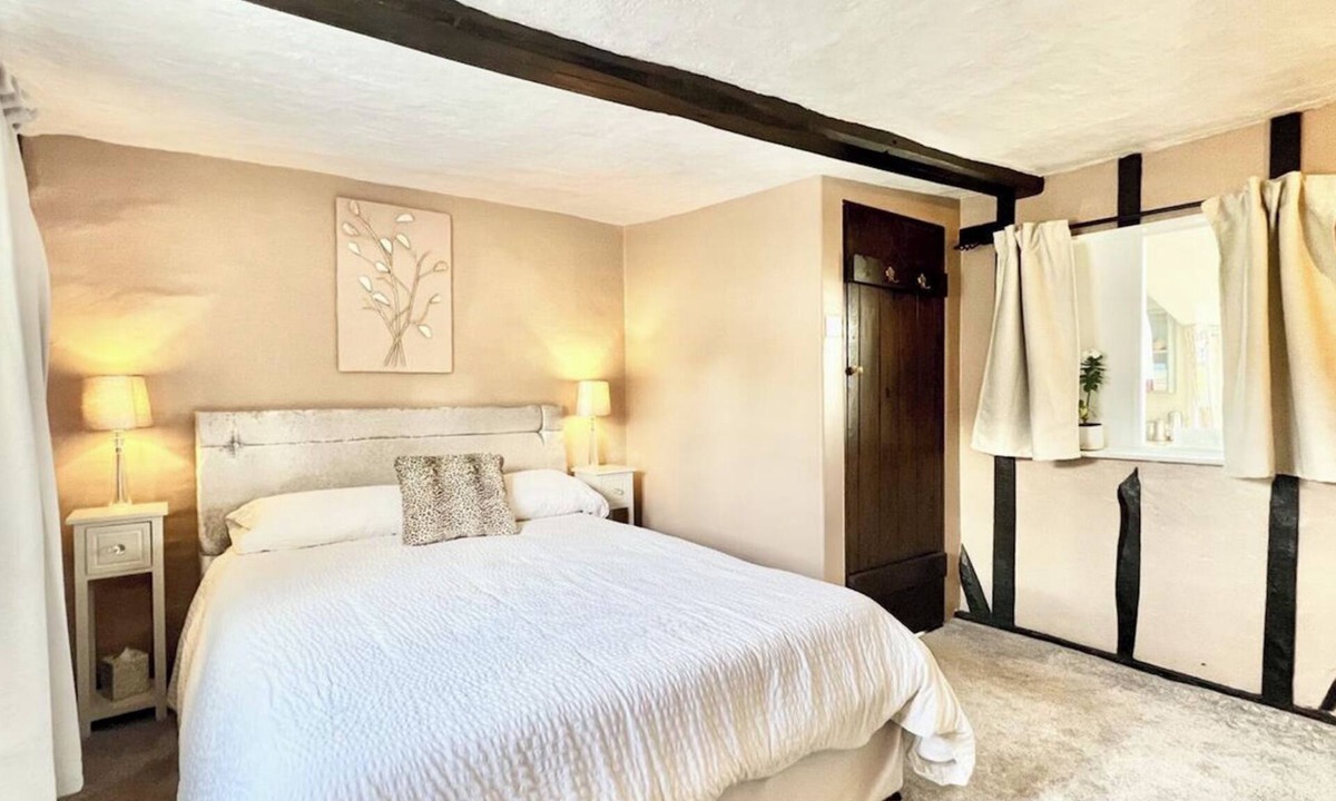 Great Leighs Cottage | Chelmsford Cottage Free Parking