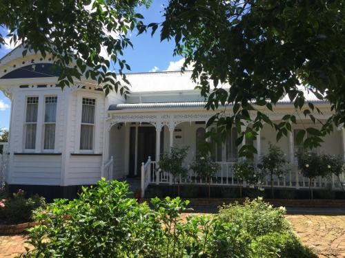 Whangarei Bed & Breakfast | Chelsea House Bed & Breakfast
