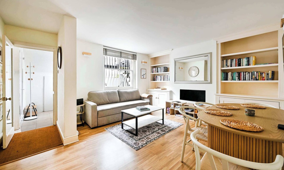 Redcliffe Apartment | Chelsea Modern - Stylish Hideaway