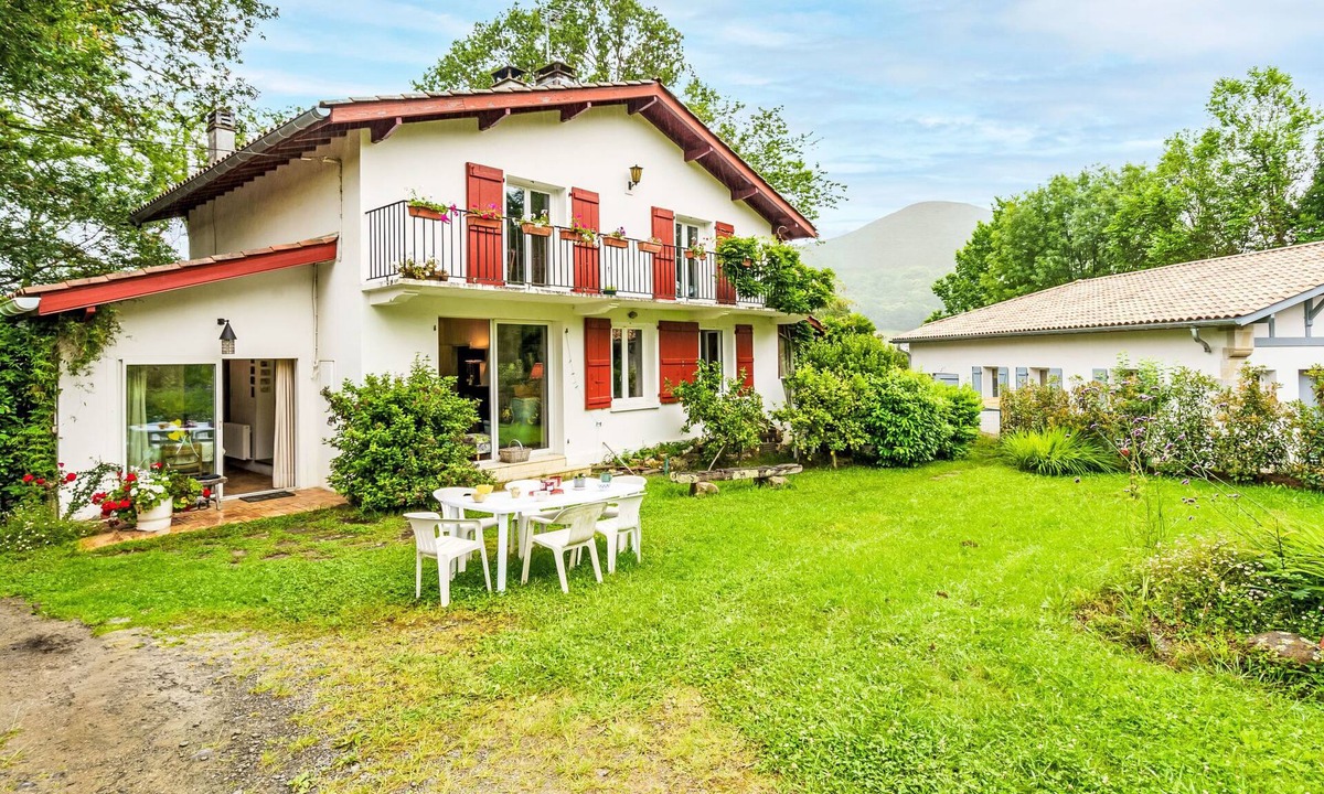 Ascain House | Chemin des Carrières by Interhome